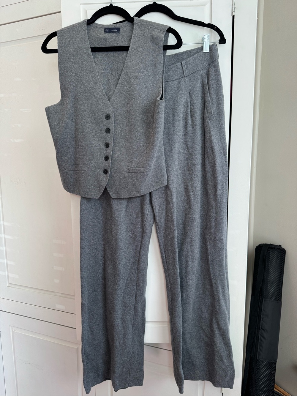 GAP CashSoft Vest & Straight-Leg Pants Set